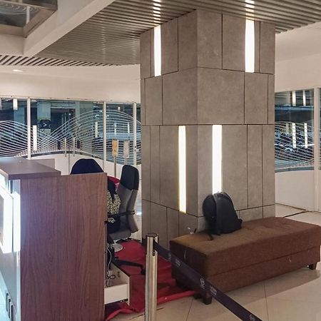 Redliving Apartemen Grand Kamala Lagoon - Pekayon Tower Barclay North Bekasi Zewnętrze zdjęcie